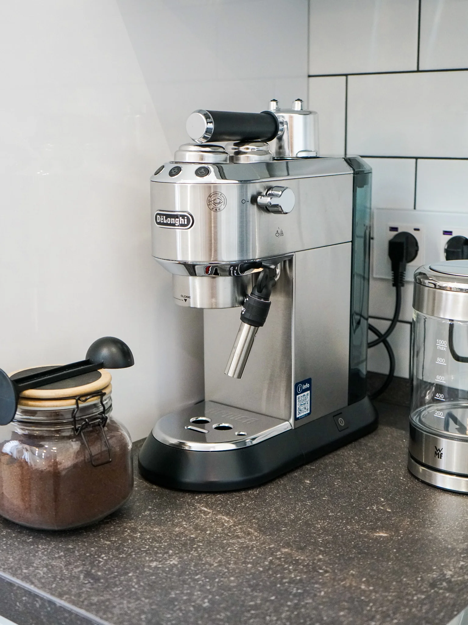 Espressomaschine und Kaffeebereiter